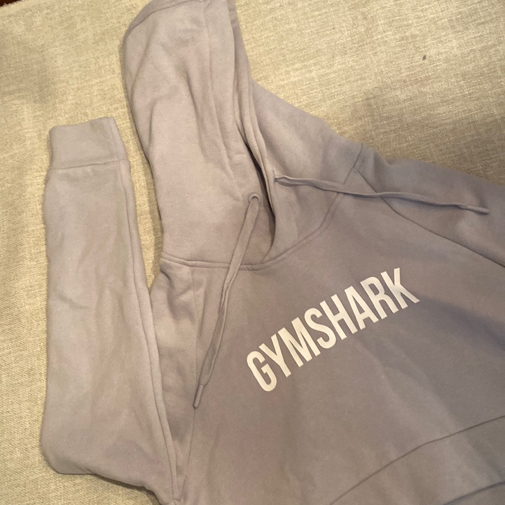 Small GYMSHARK cropped hoodie.